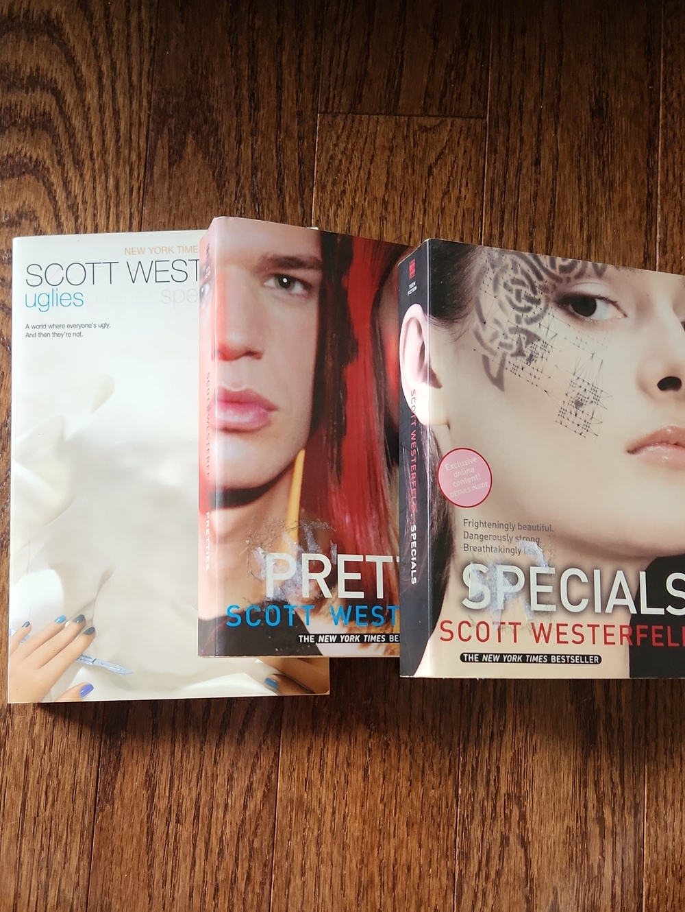 Uglies / Pretties / Specials By Scott Westerfeld